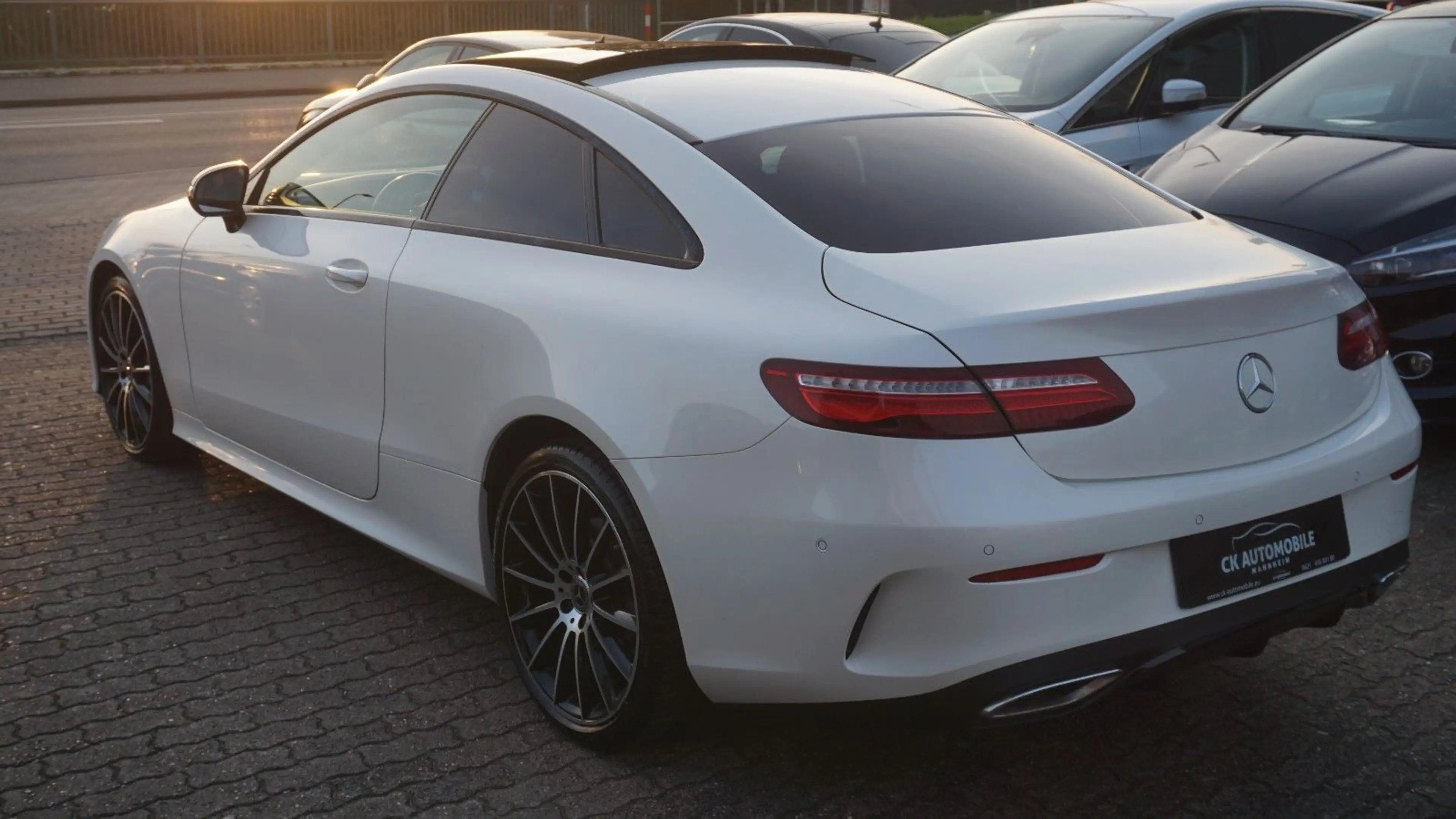 Mercedes-Benz E 350 d 4Matic*AMG-L*WIDE*PANO*ACC*360°*TOTW*TOP — photo 4