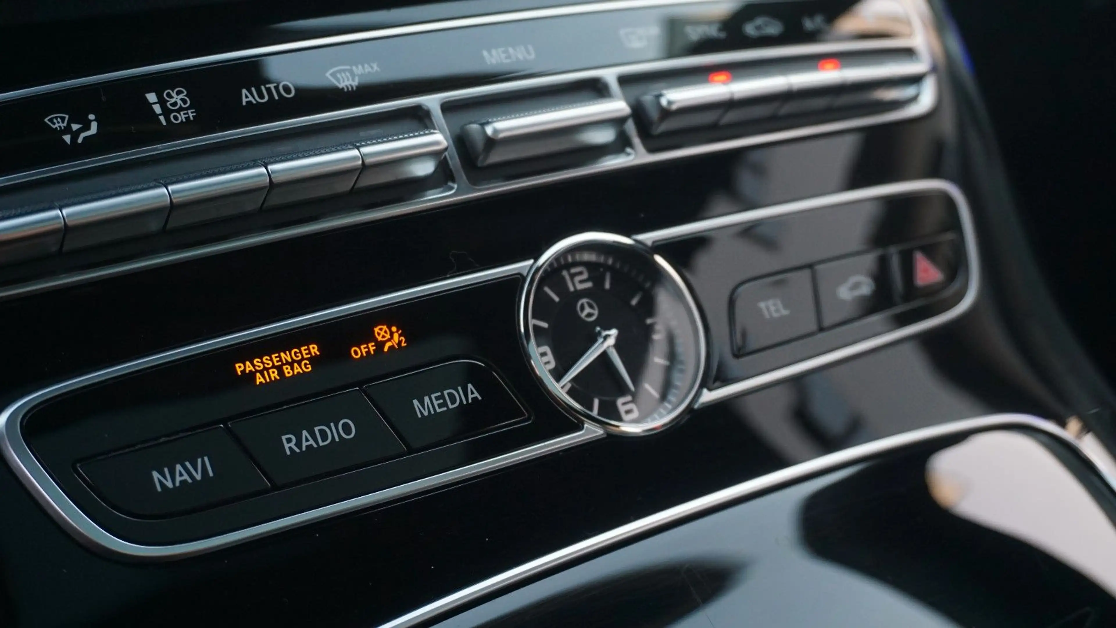 Mercedes-Benz E 350 d 4Matic*AMG-L*WIDE*PANO*ACC*360°*TOTW*TOP — photo 13