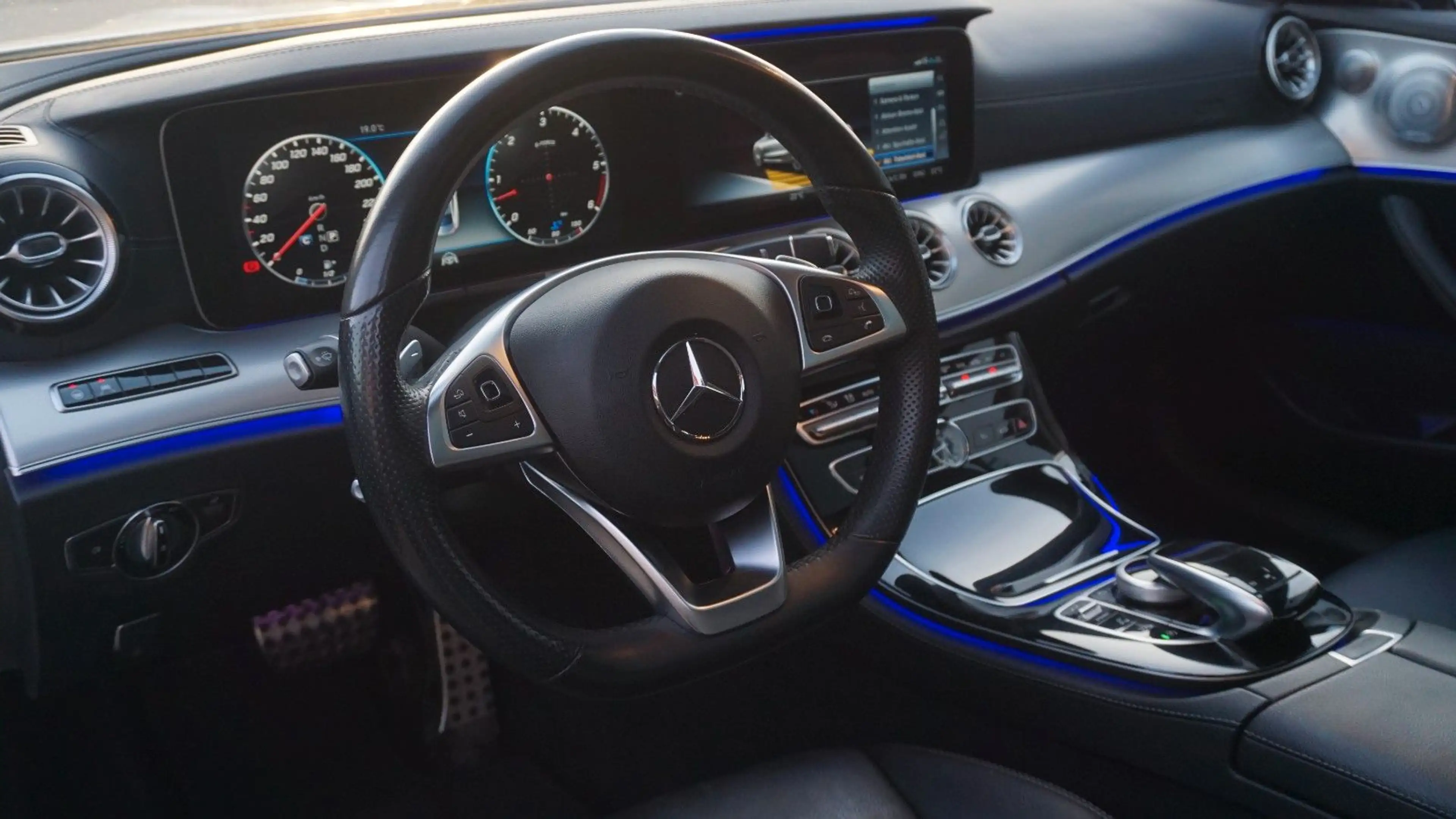Mercedes-Benz E 350 d 4Matic*AMG-L*WIDE*PANO*ACC*360°*TOTW*TOP — photo 12