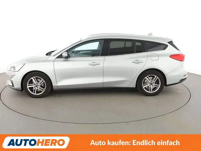 Ford Focus view 3