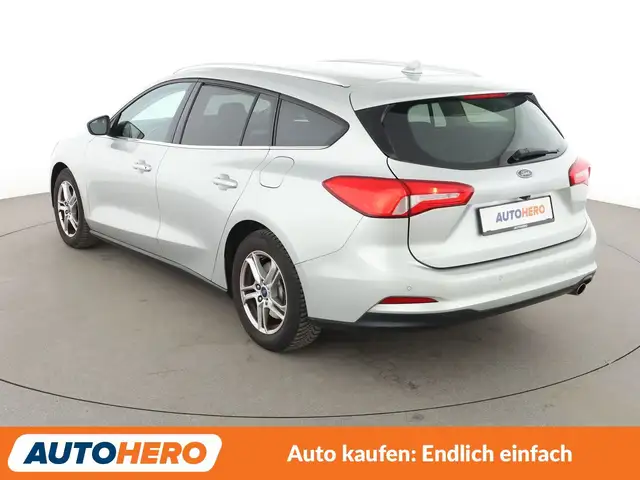 Ford Focus view 4