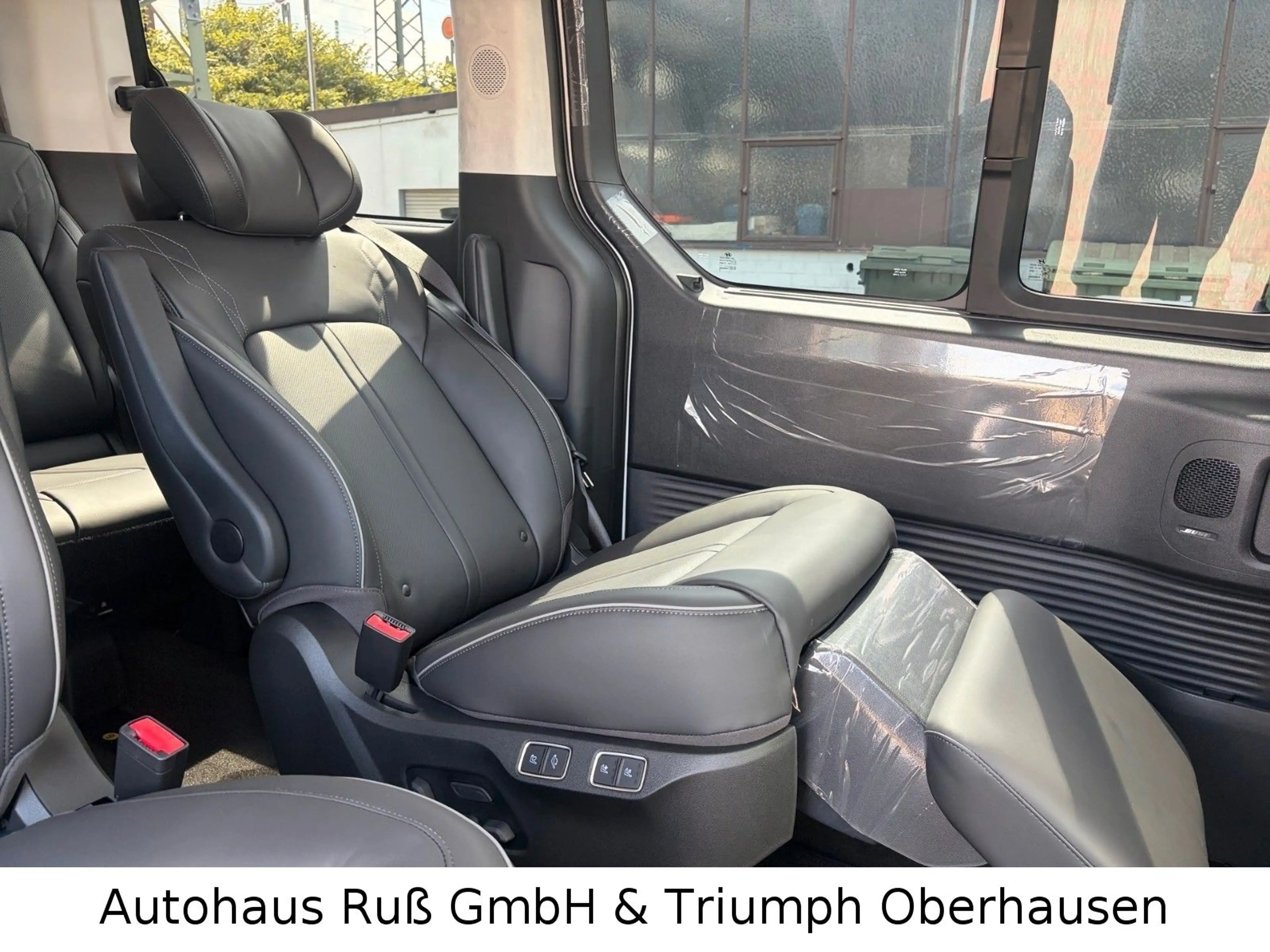 Hyundai STARIA Signature Hybrid 2WD — photo 15