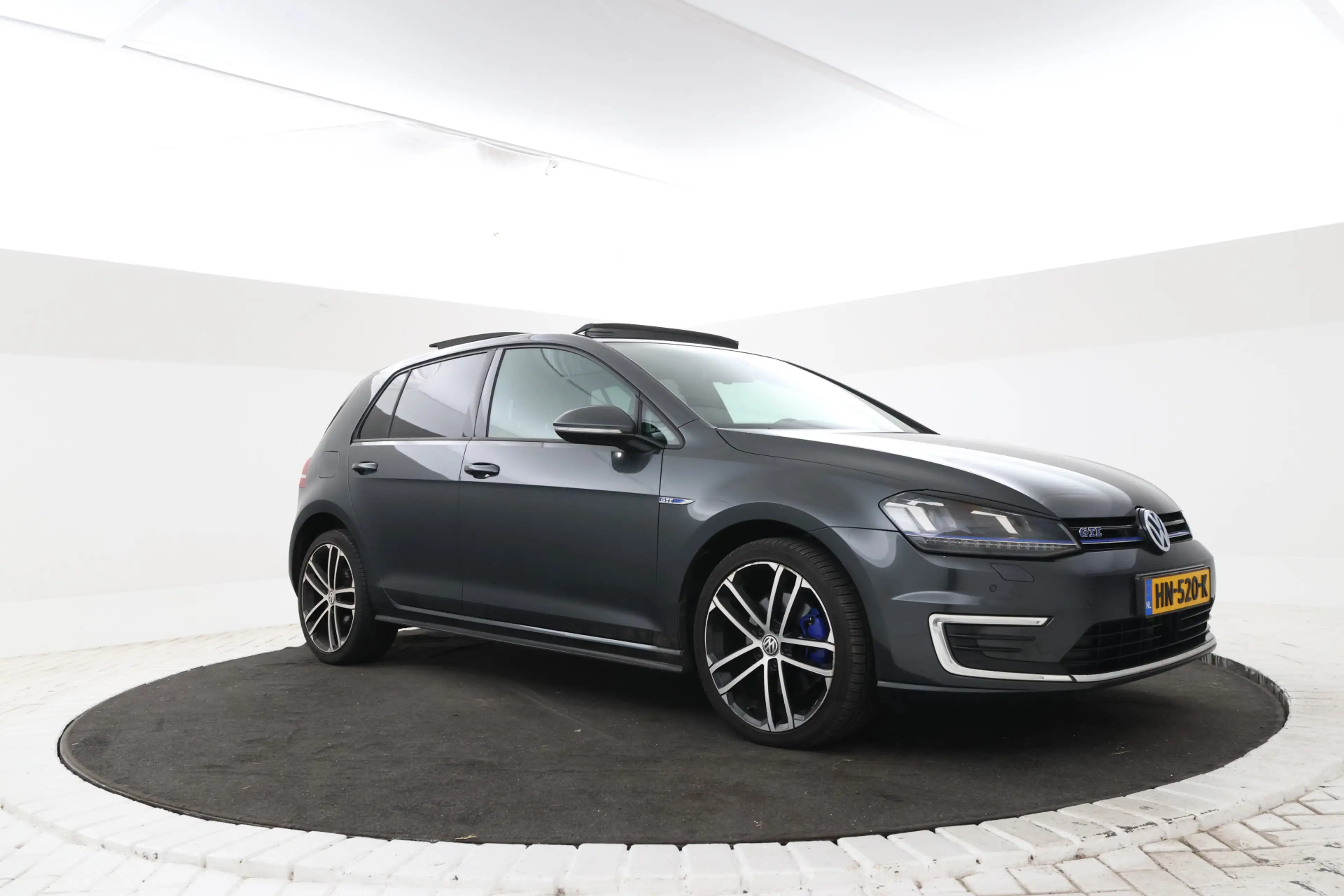 Volkswagen Golf GTE 1.4 TSI Schuidak, Adaptive cruise, Trekhaak, Clima — photo 2