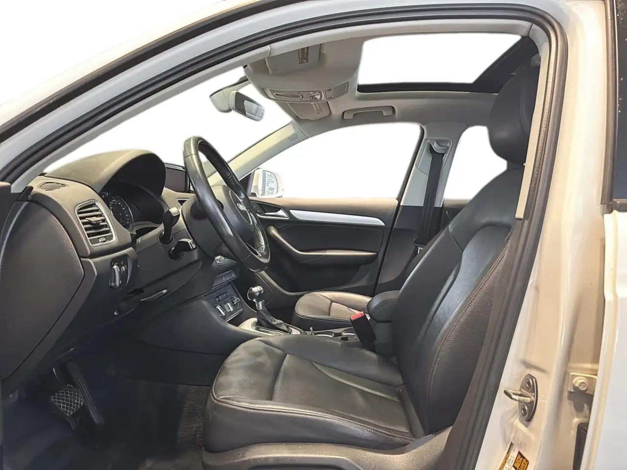 Audi Q3 снимка Audi Q3