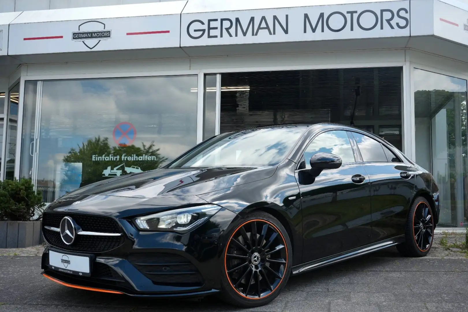 Mercedes-Benz CLA 220 Coupe AMG-Line Edition 1 Orange + Night Noir - 1