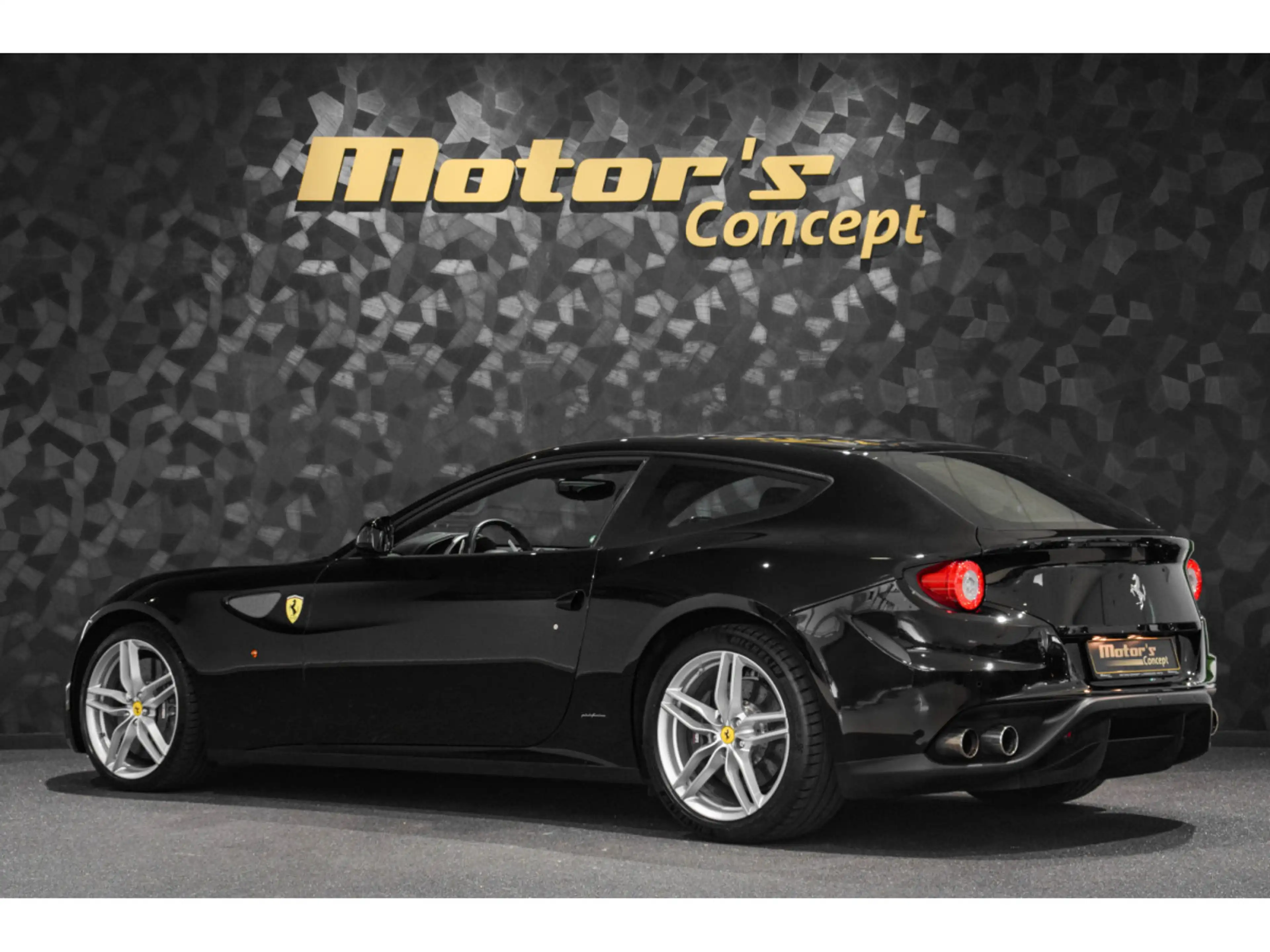 Ferrari FF 6.3 V12 — photo 7
