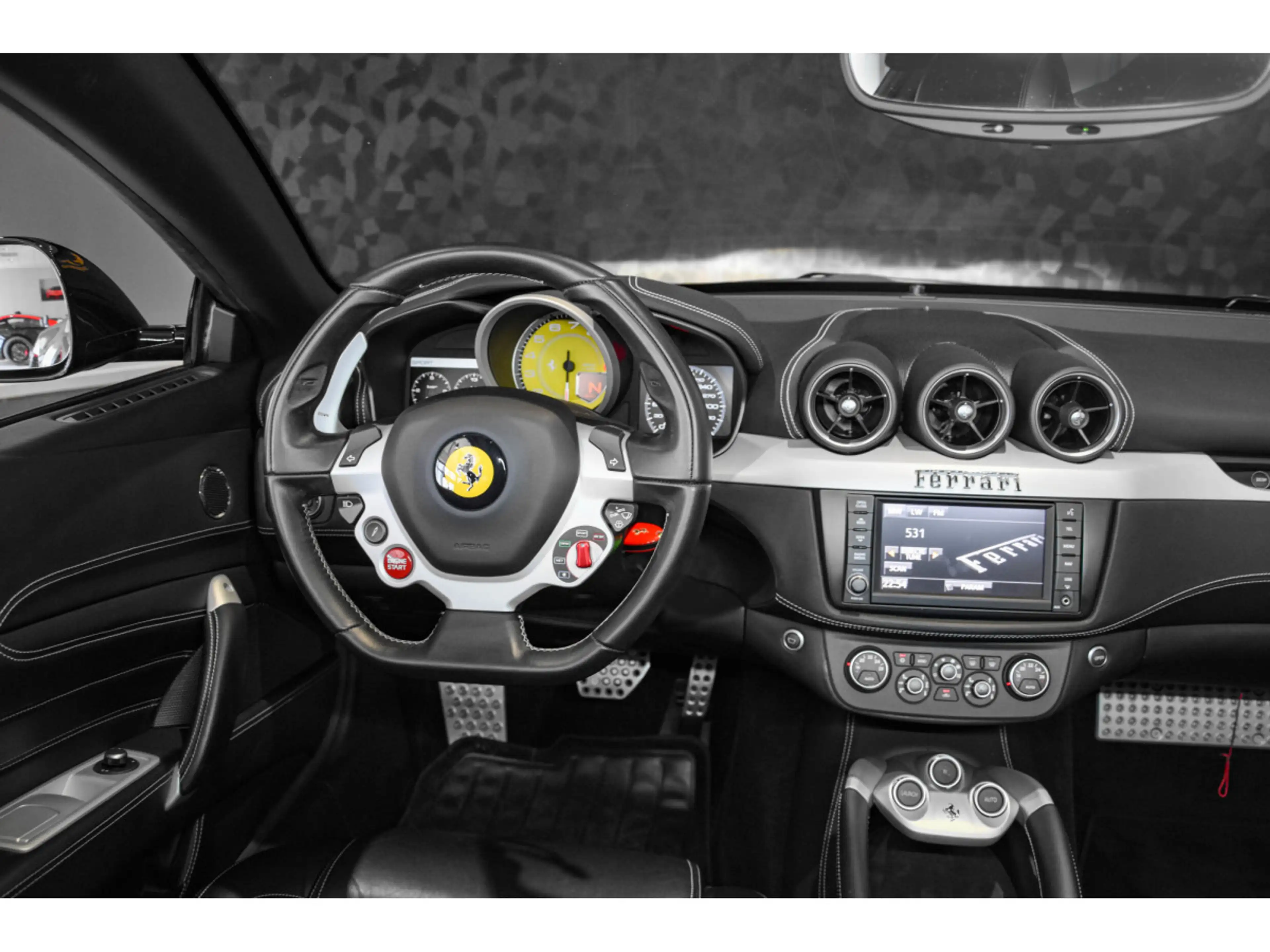 Ferrari FF 6.3 V12 — photo 15