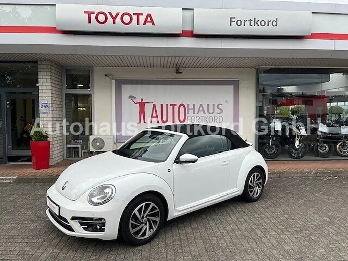 Volkswagen Beetle The Beetle Cabriolet 1.4 TSI Sound - Navi, PDC, Al Weiß - 1