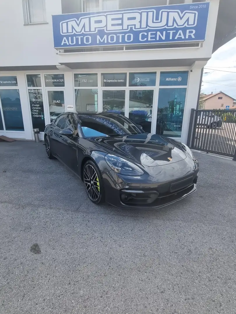Porsche Panamera 4 E-Hybrid - 1