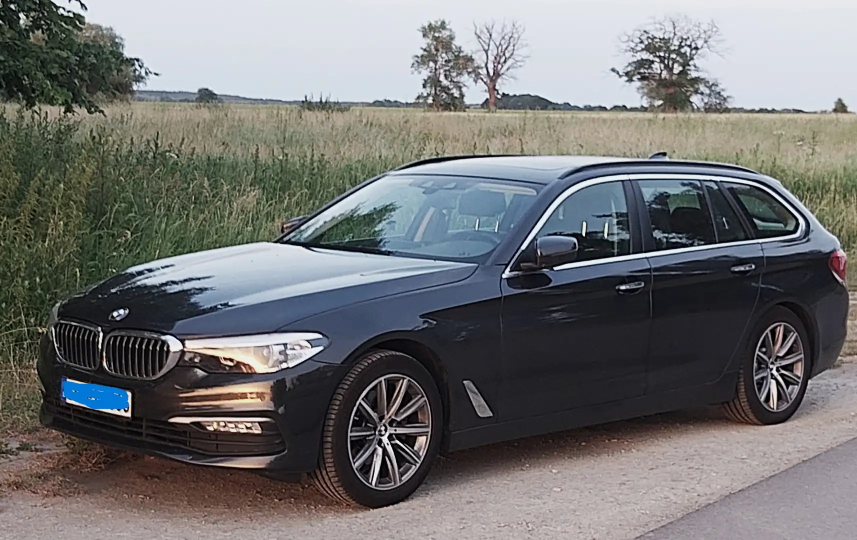 BMW 520 520d Touring Aut. AHK PANO Leder BMW geprüft Grey - 1