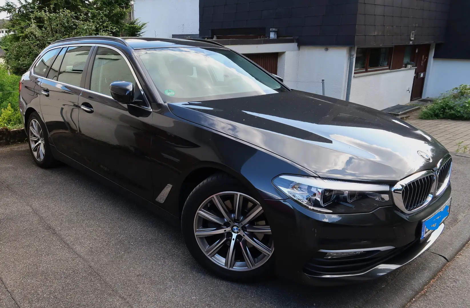 BMW 520 520d Touring Aut. AHK PANO Leder BMW geprüft Grey - 2