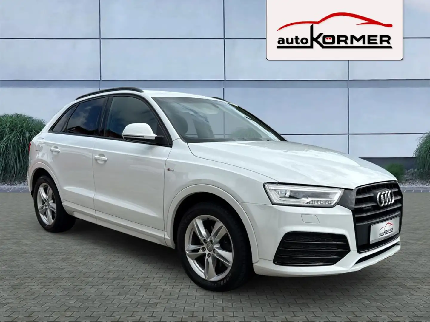 Audi Q3 2.0 TDI quattro Autom.,S-Line,AHK,LED,Navi,Sitzhzg Weiß - 1