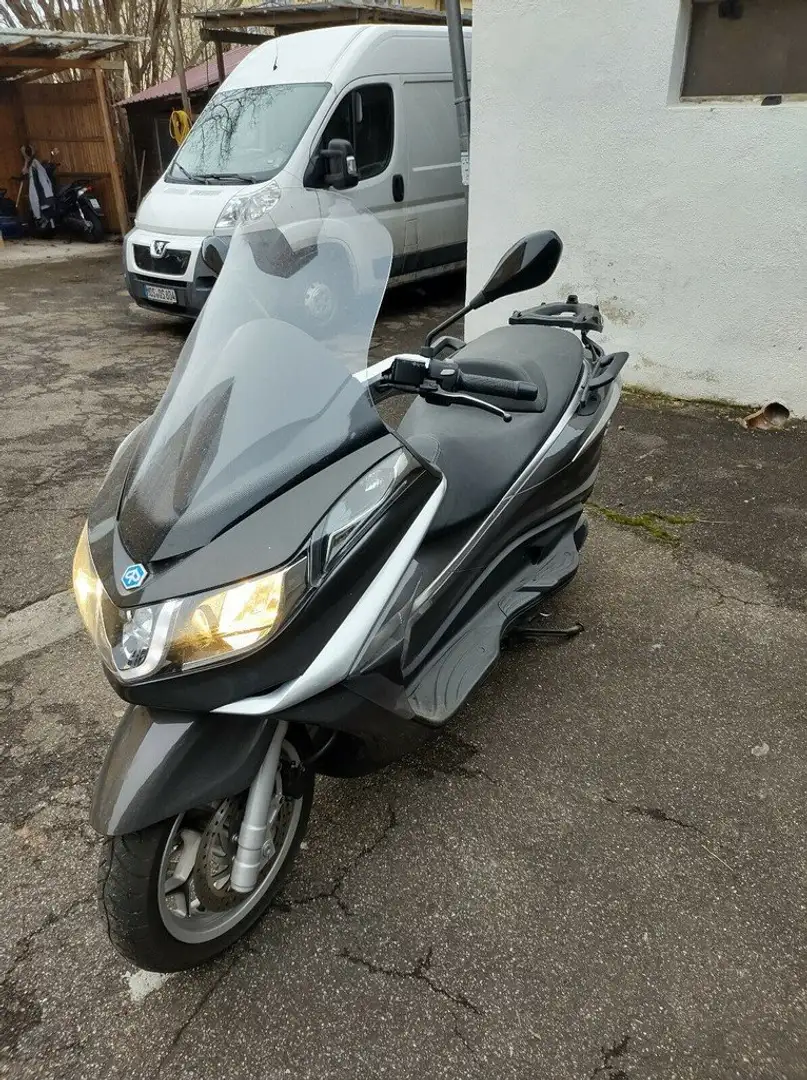 Piaggio X 10 Grey - 2