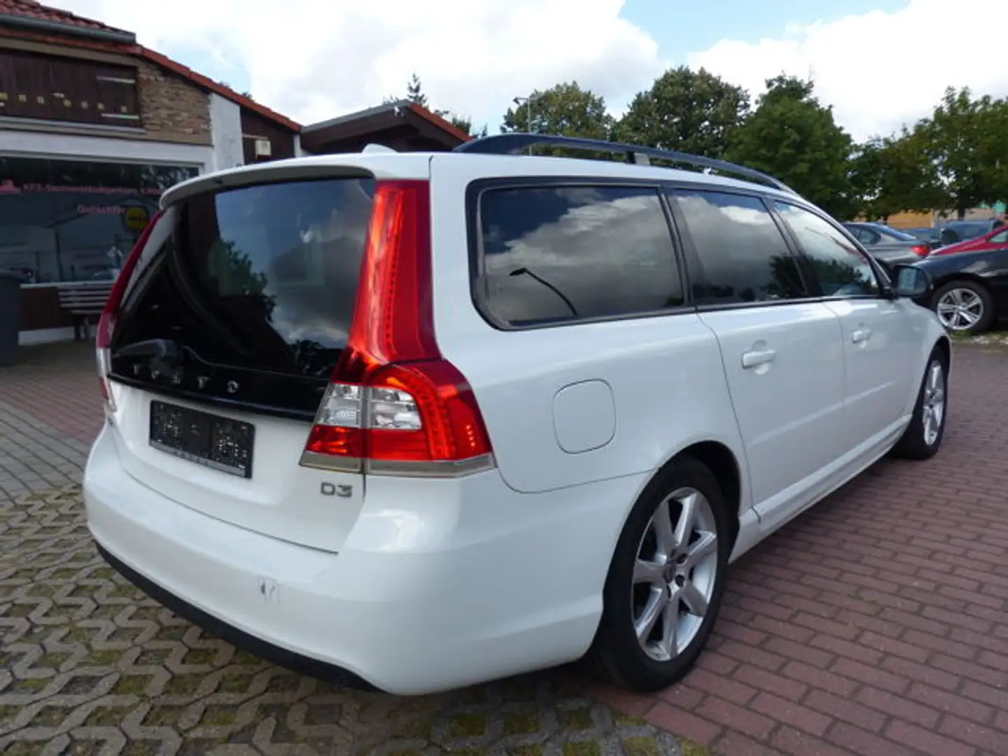 Volvo V70 V 70 2.0 Autom.,Tempom.,Leder, Navi, BiXenon, top Blanc - 2