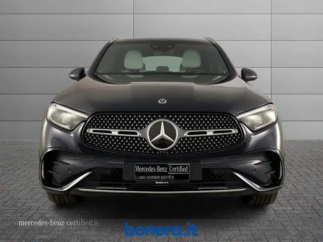 Mercedes-Benz 300 view 4