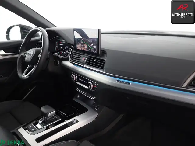Audi Q5 view 11