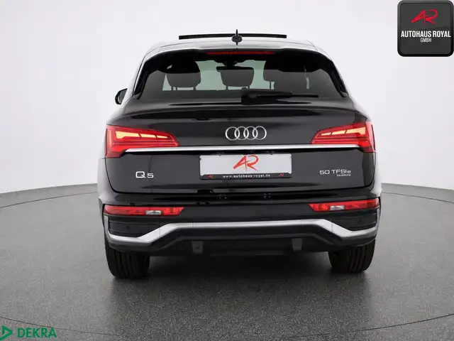 Audi Q5 view 4