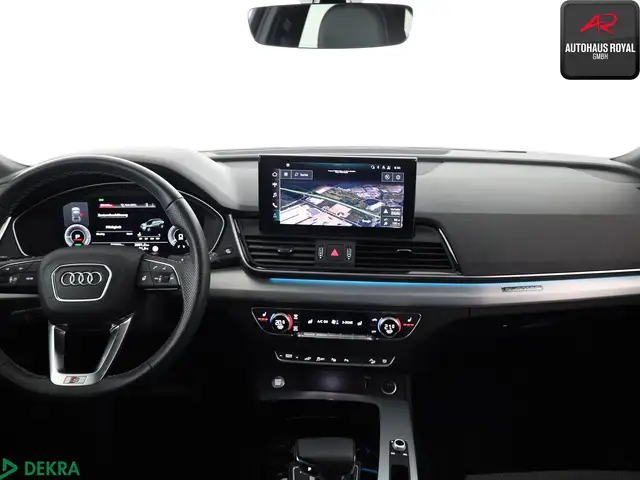 Audi Q5 view 9