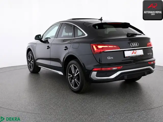 Audi Q5 view 3