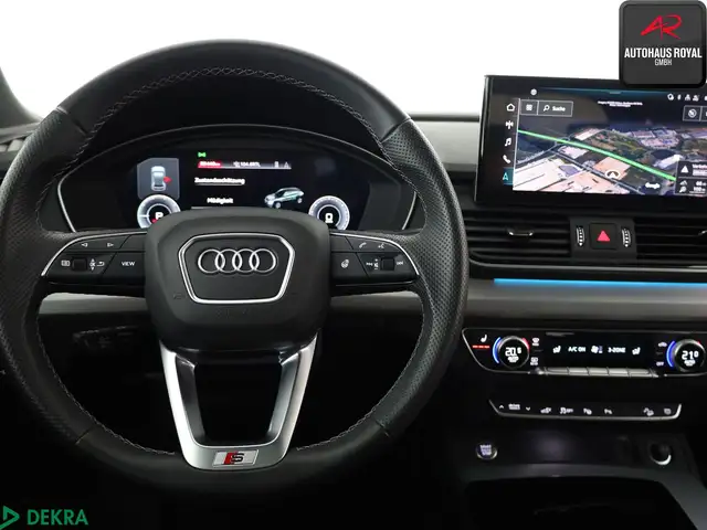 Audi Q5 view 10