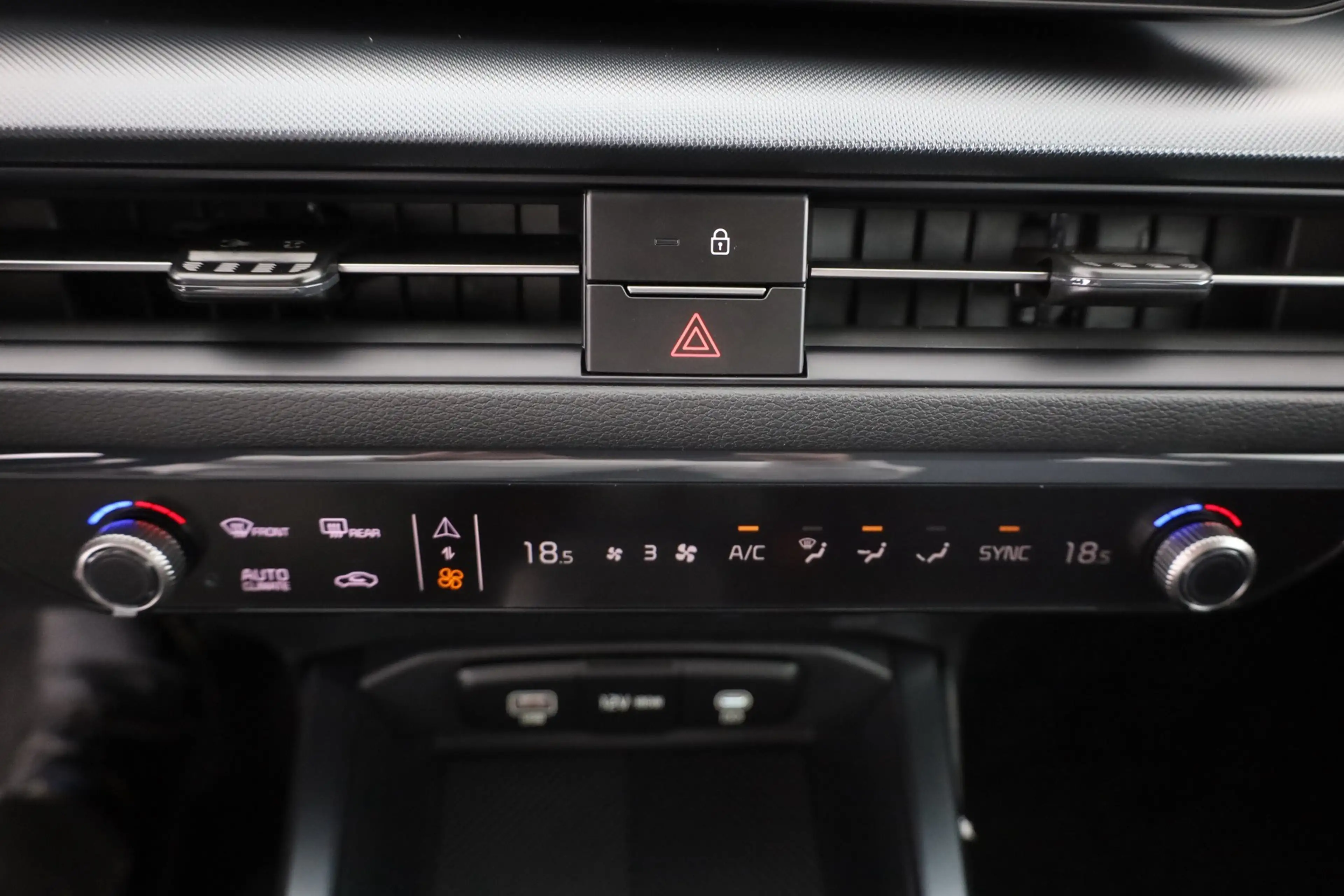Kia XCeed 1.6 T-GDI Aut. n. Modell LED Navi Kamera — photo 12