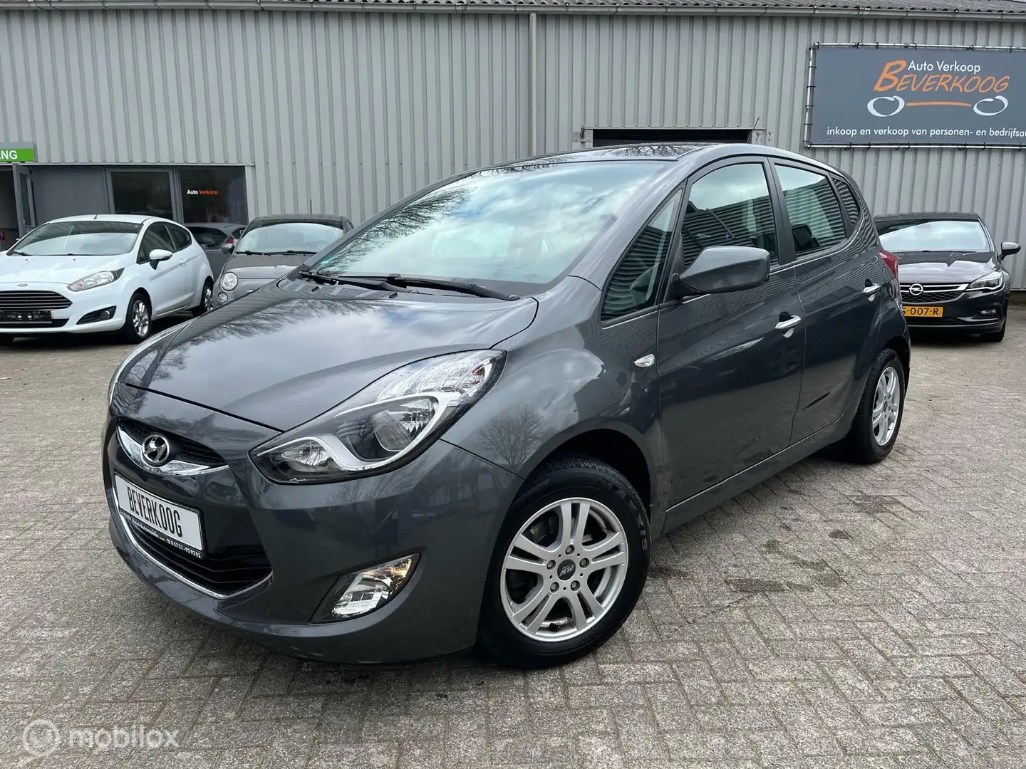 Hyundai iX20 1.4i i-Catcher 6/12 m garantie Gris - 1