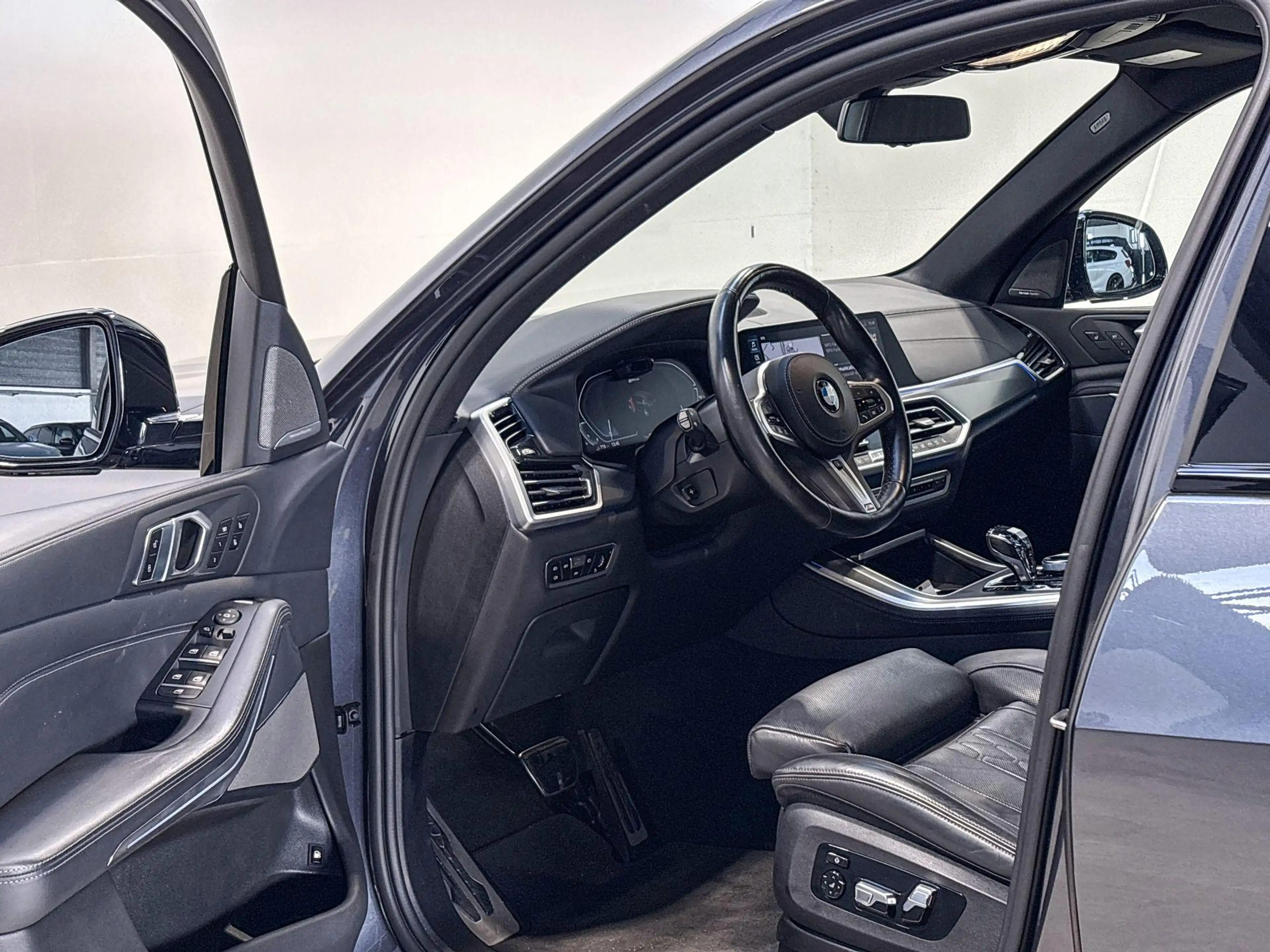 BMW X5 xDrive45e High Executive — photo 8