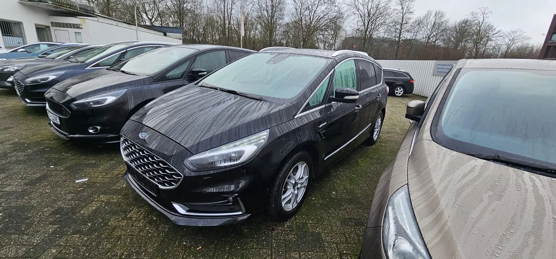 Ford S-Max 2.0 EcoBlue Aut. VIGNALE LED ACC AHK 140 kW (190 P Schwarz - 1