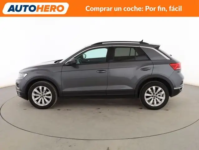 Volkswagen T-Roc view 3