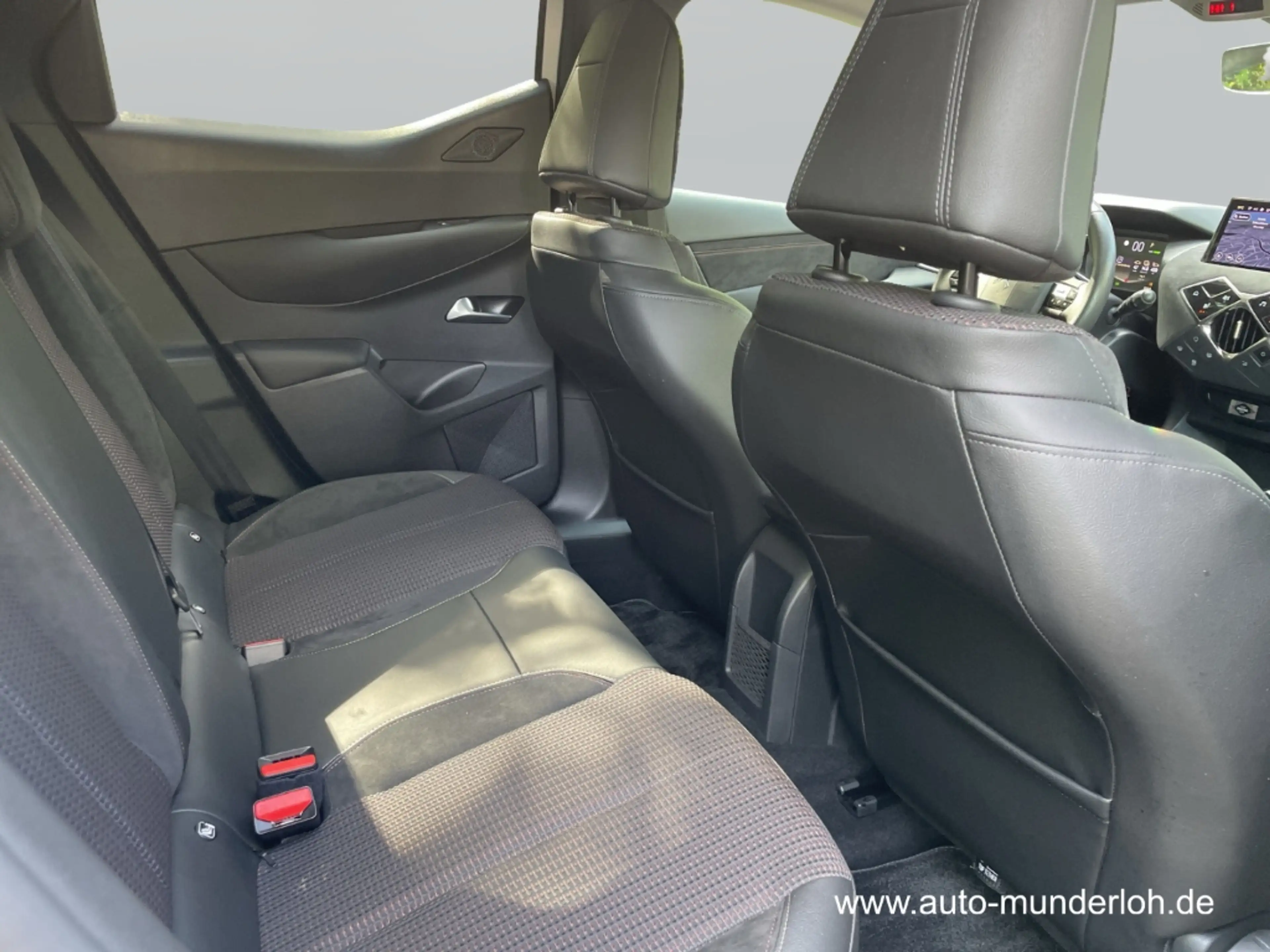 DS Automobiles DS 3 E-Tense 156 Performance Line+ NAVI SHZ KLIMAAUTOM — photo 11