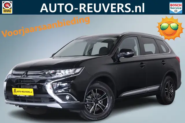Mitsubishi Outlander 2.0 / CarPlay / Trekhaak / Cam / 4s Band