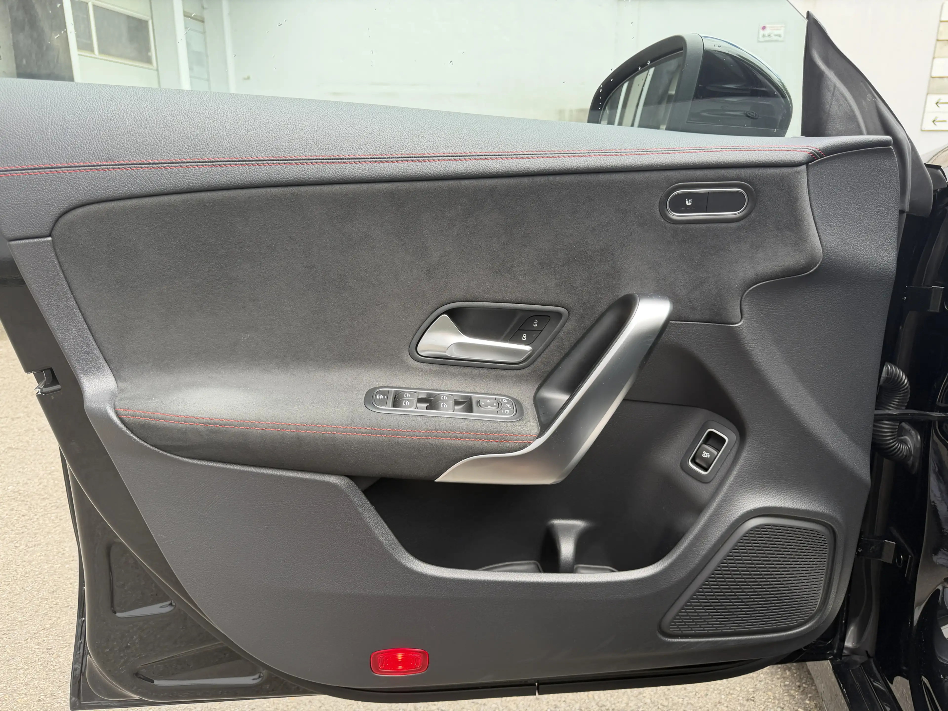 Mercedes-Benz CLA 180 Coupe AMG Night LED MBUX Pano Kamera 19 — photo 11