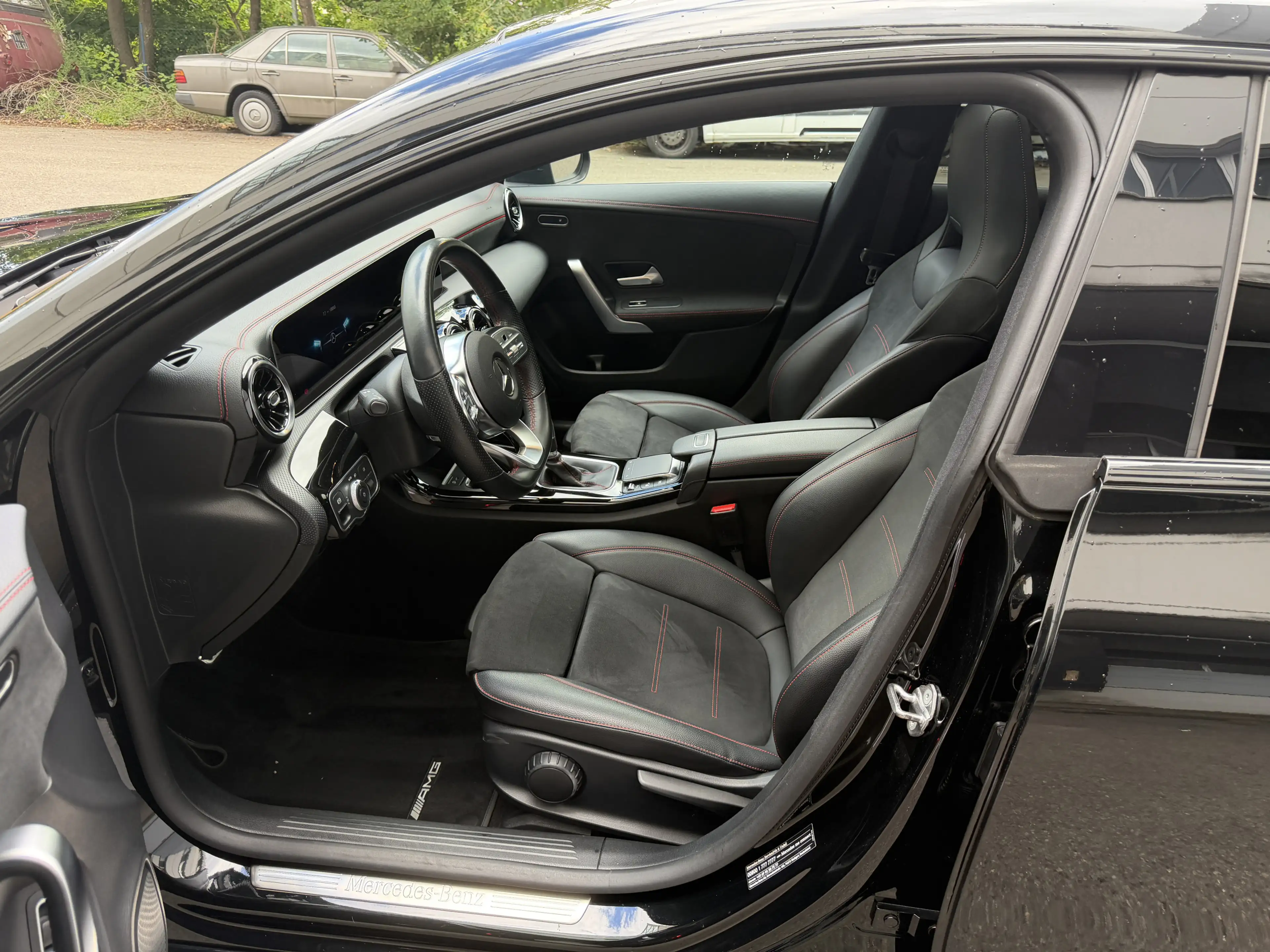 Mercedes-Benz CLA 180 Coupe AMG Night LED MBUX Pano Kamera 19 — photo 13