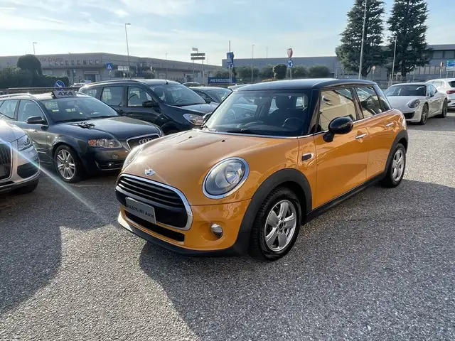 MINI Cooper D 1.5 5p 115HP MANUALE BLUETOOTH SENSORI PARCHEGGIO EURO 6B BASSISSIMI CONSUMI