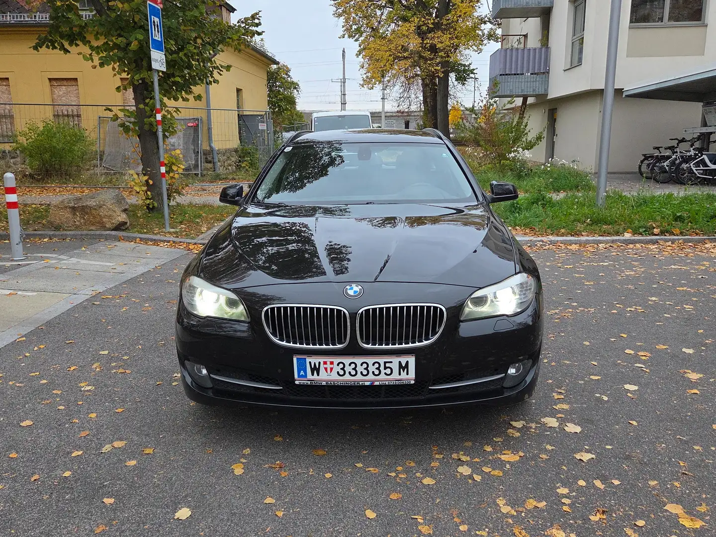 BMW 520 520d Touring Österreich-Paket Österreich-Paket Schwarz - 1