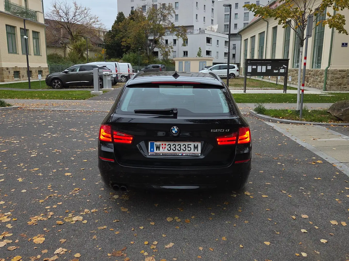 BMW 520 520d Touring Österreich-Paket Österreich-Paket Schwarz - 2