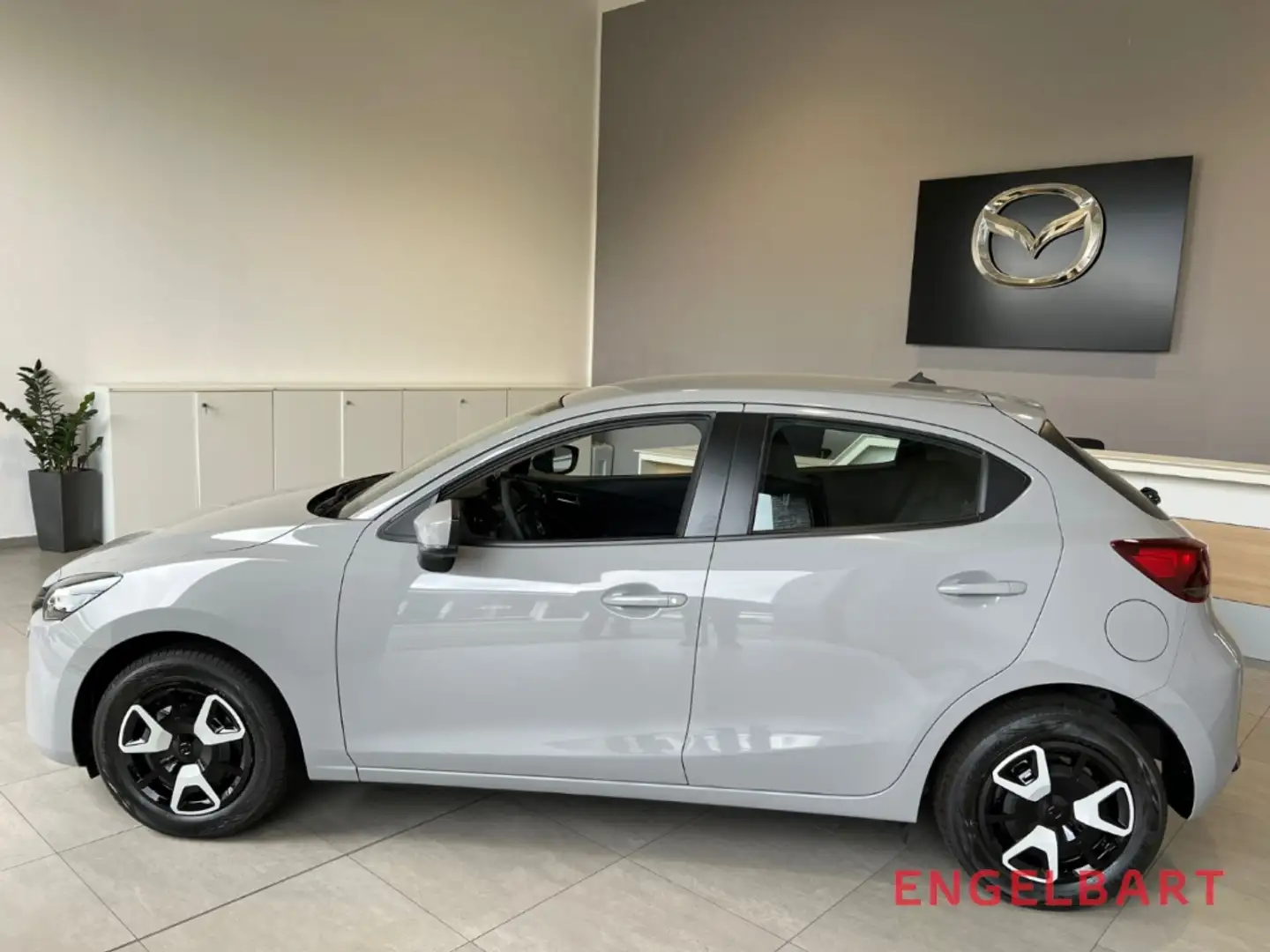 Mazda 2 1.5 Center-Line 75PS LED CarPlay Klima AD Apple Ca Gris - 2