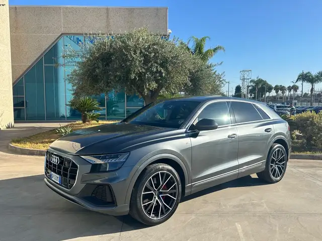 Audi Q8 50 Sline Anticipo €17.900 noleggio no scoring