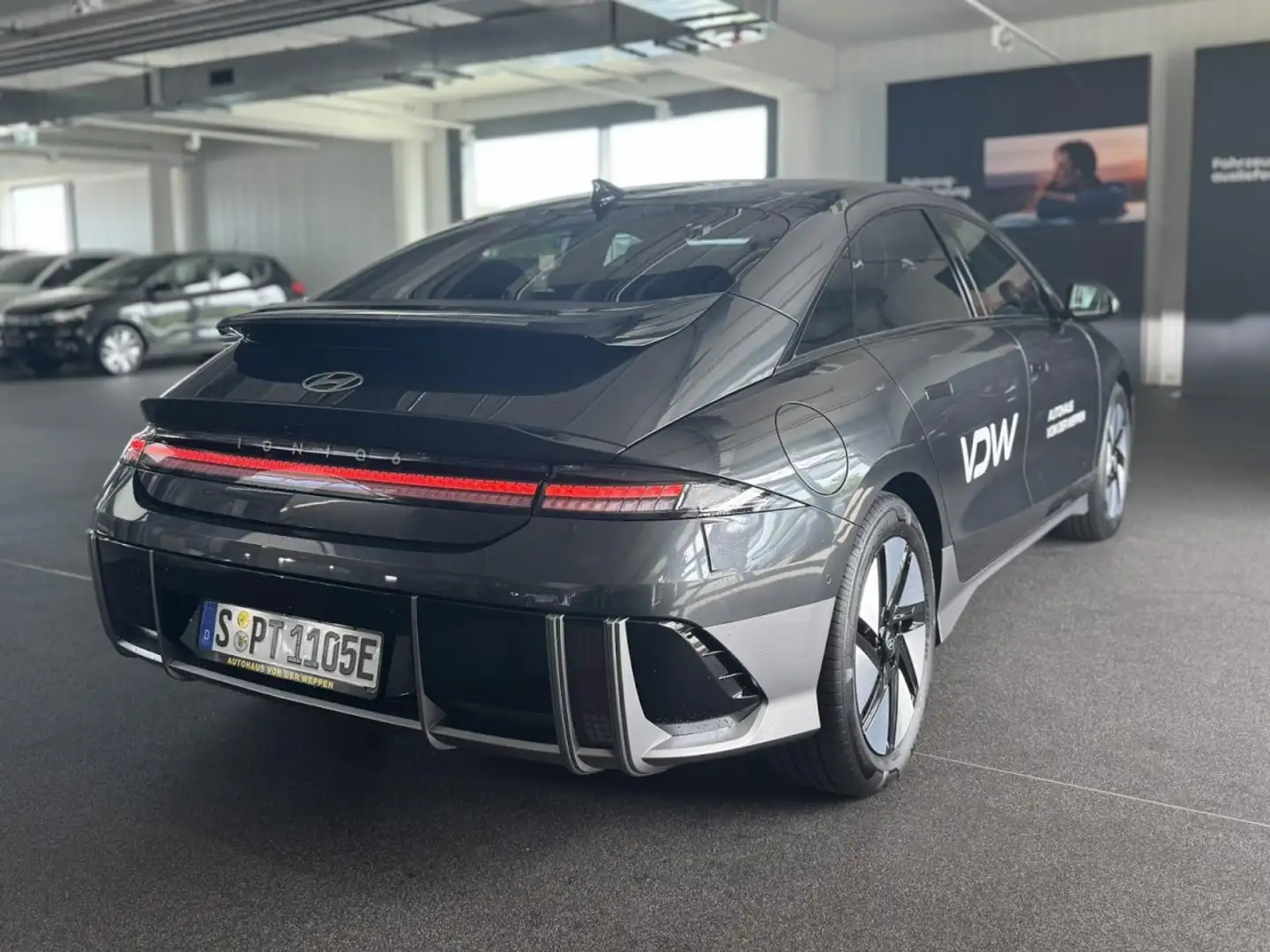 Hyundai IONIQ 6 TECHNIQ + PARK-PAKET + SITZ-PAKET U.V.M! Klima Gris - 2