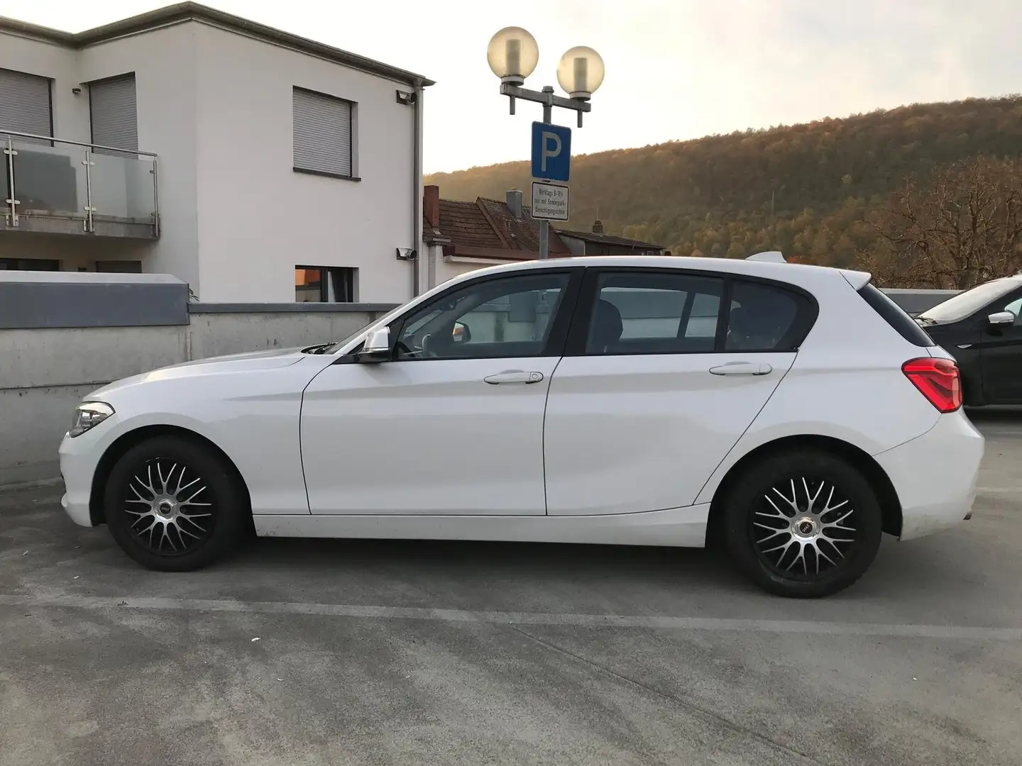 BMW 118 118d NAVI,RDC,ABS,KLIMA,ESP,CD,NotSystem,KeylessGO Weiß - 1
