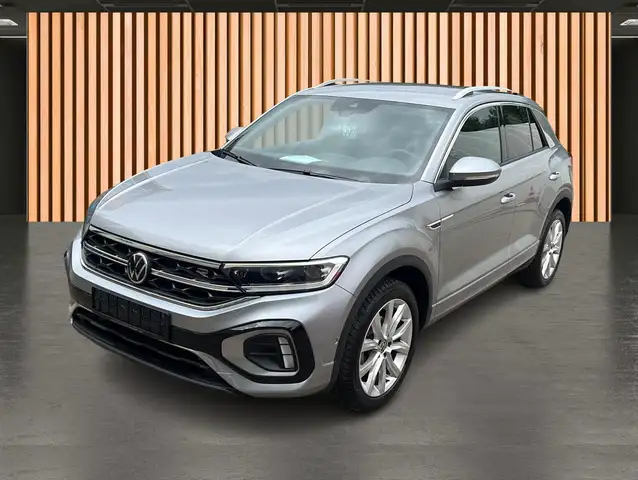 Volkswagen T-Roc view 2