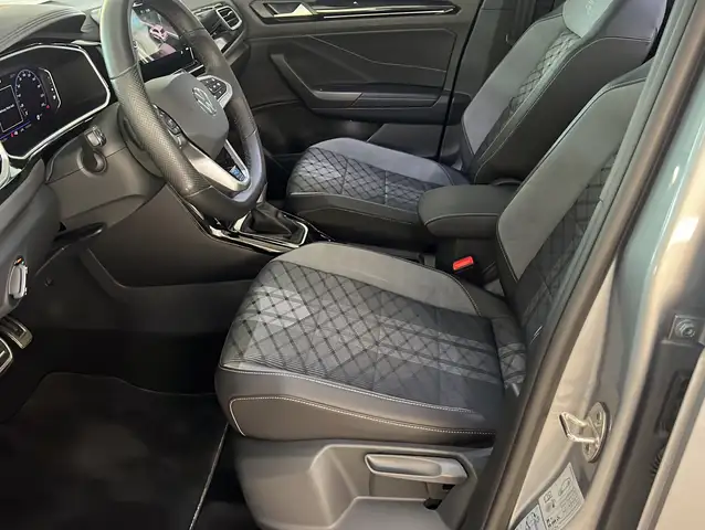 Volkswagen T-Roc view 15
