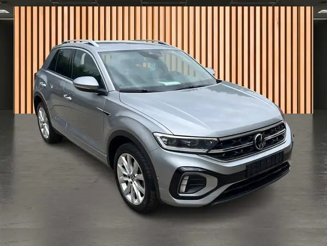Volkswagen T-Roc view 23