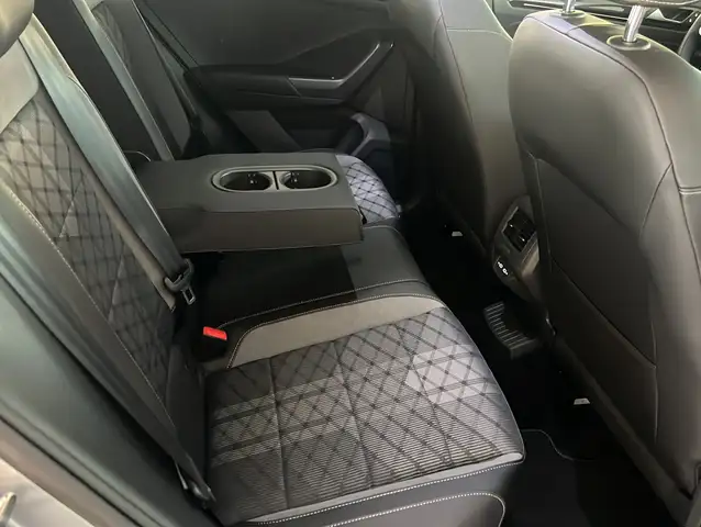 Volkswagen T-Roc view 18