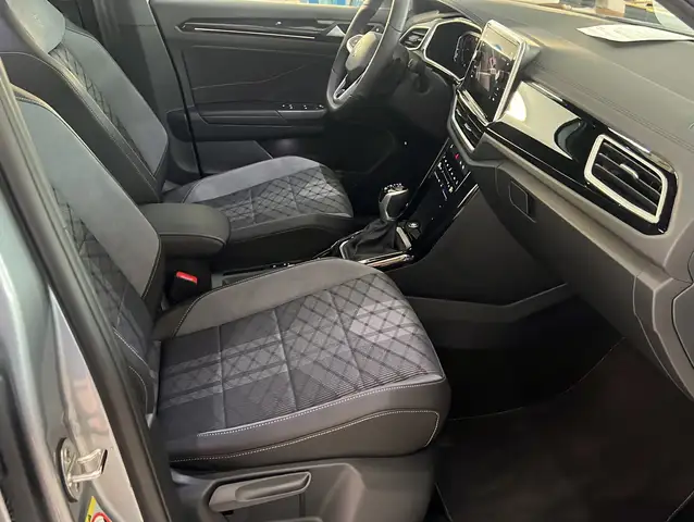 Volkswagen T-Roc view 20