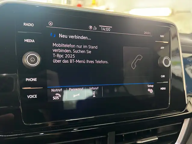 Volkswagen T-Roc view 21