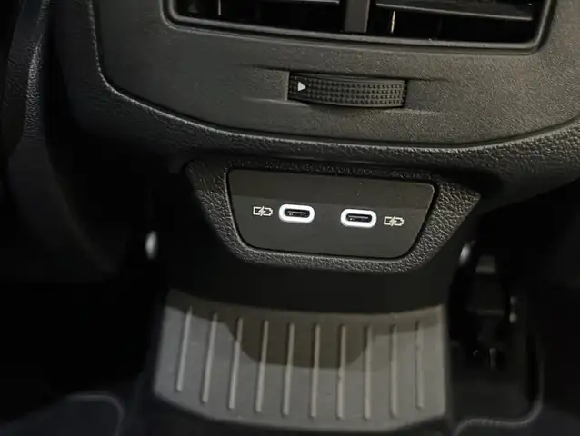 Volkswagen T-Roc view 19