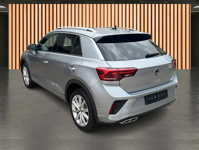 Volkswagen T-Roc view 4