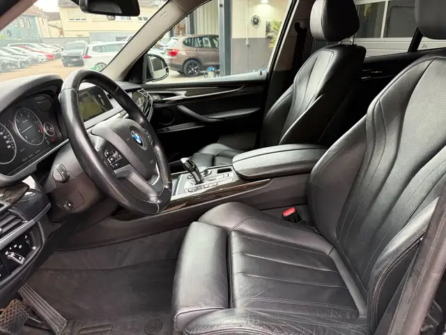 BMW X5 view 10