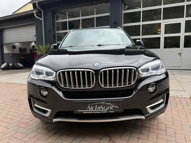 BMW X5 view 2